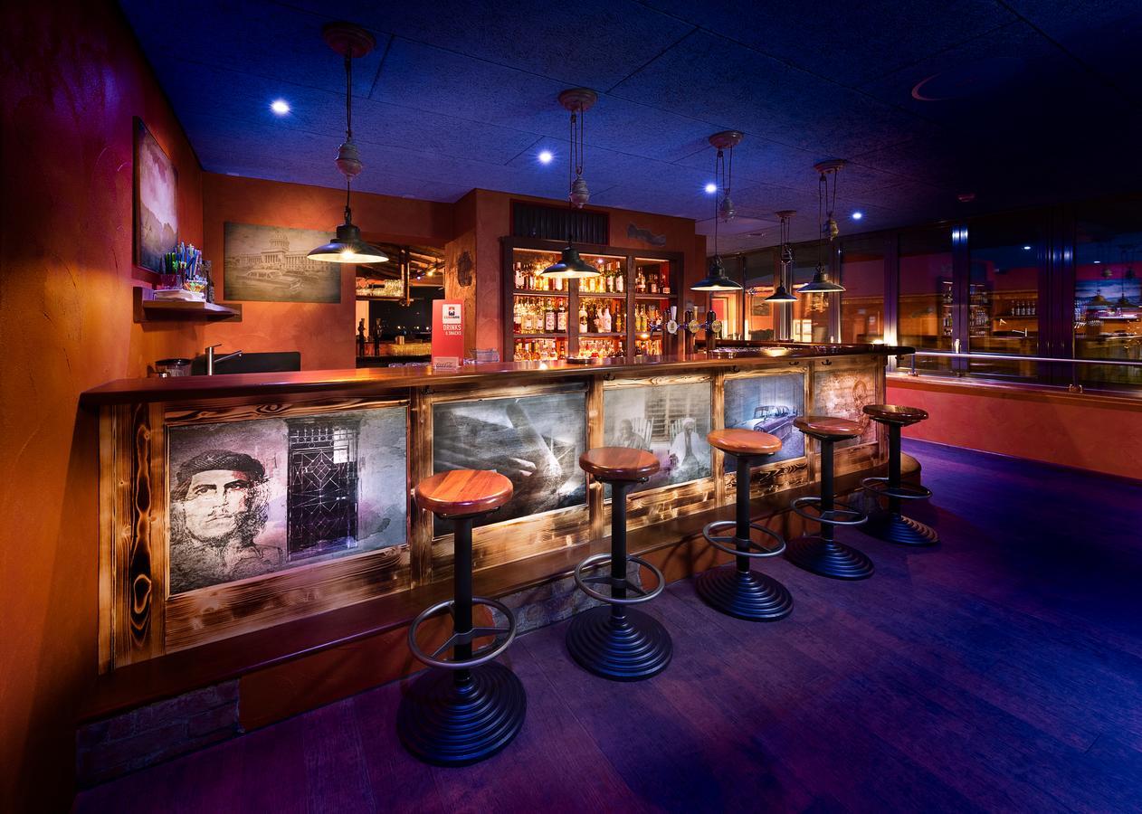Cinema 8 Hotel Schoftland